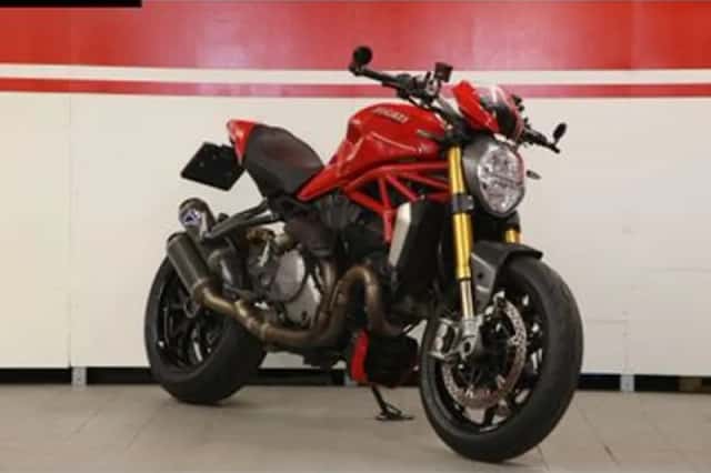 DUCATI MONSTER (2017) thumbnail 2