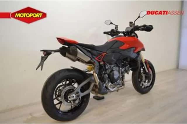 Ducati HYPERMOTARD (2026) thumbnail 3