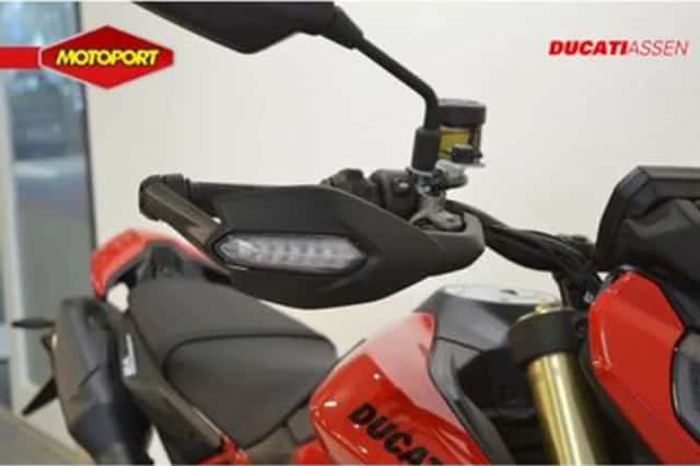 Ducati HYPERMOTARD (2026) thumbnail 6