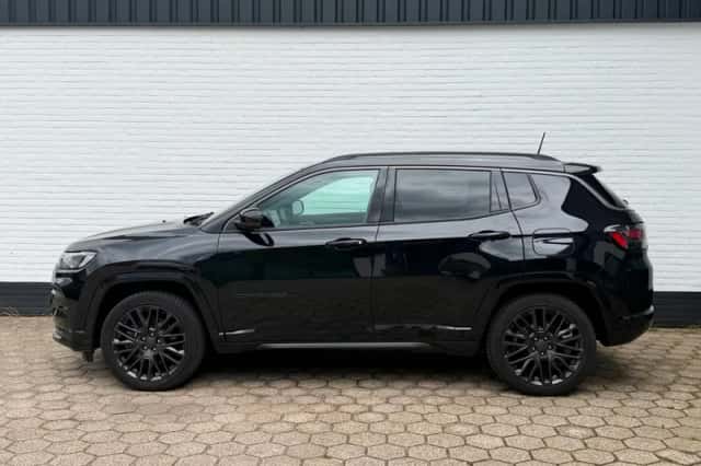 Jeep Compass (2022) thumbnail 2