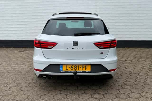 SEAT Leon (2017) thumbnail 5