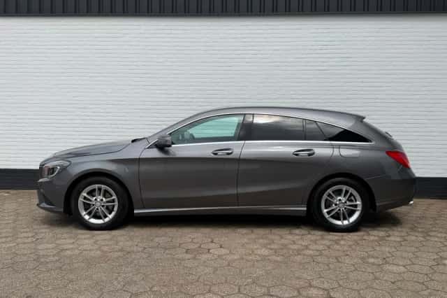 Mercedes-Benz CLA180 Shooting Brake (2016) thumbnail 2