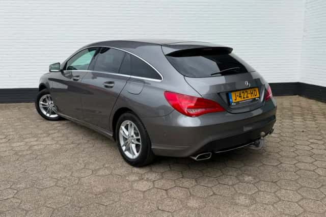 Mercedes-Benz CLA180 Shooting Brake (2016) thumbnail 3