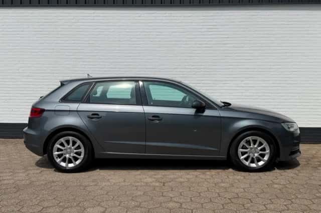Audi A3 (2016) thumbnail 6