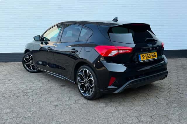 Ford Focus (2019) thumbnail 3