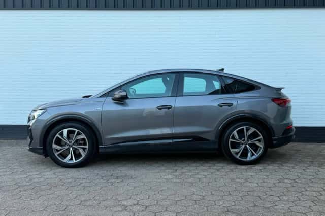 Audi Q4 e-tron (2022) thumbnail 2