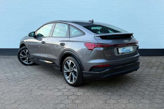 Audi Q4 e-tron (2022) thumbnail 3