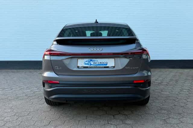 Audi Q4 e-tron (2022) thumbnail 4