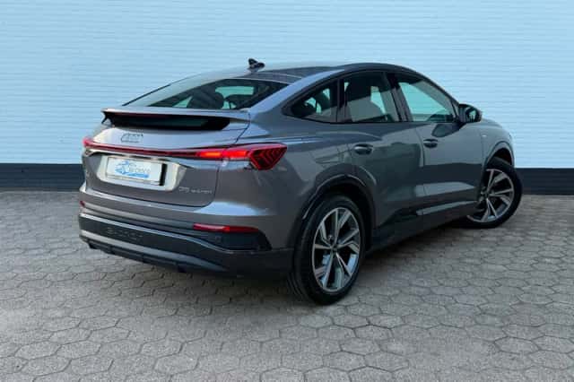 Audi Q4 e-tron (2022) thumbnail 5
