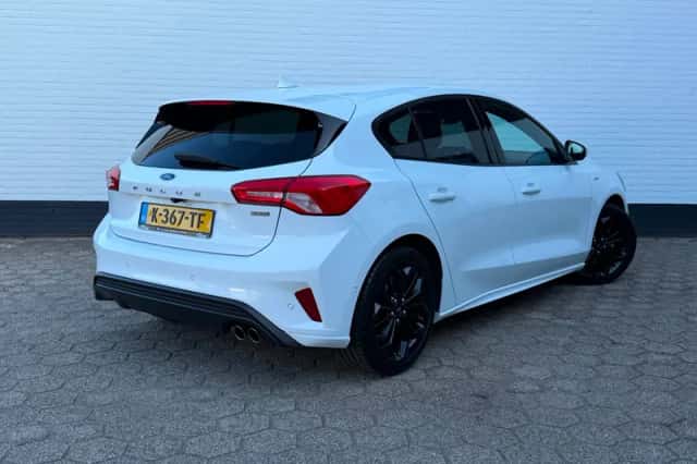 Ford Focus (2018) thumbnail 5
