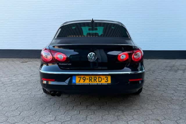 Volkswagen Passat (2011) thumbnail 4