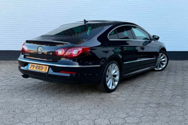 Volkswagen Passat (2011) thumbnail 5