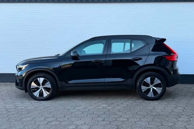 Volvo XC40 (2022) thumbnail 2