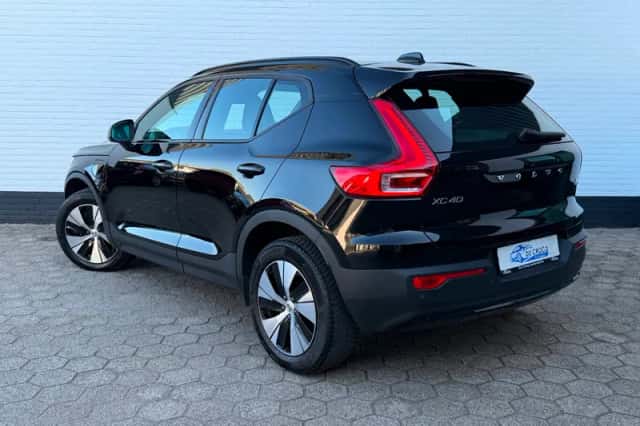Volvo XC40 (2022) thumbnail 3