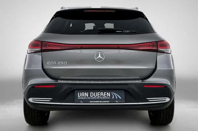 Mercedes-Benz EQA (2022) thumbnail 5