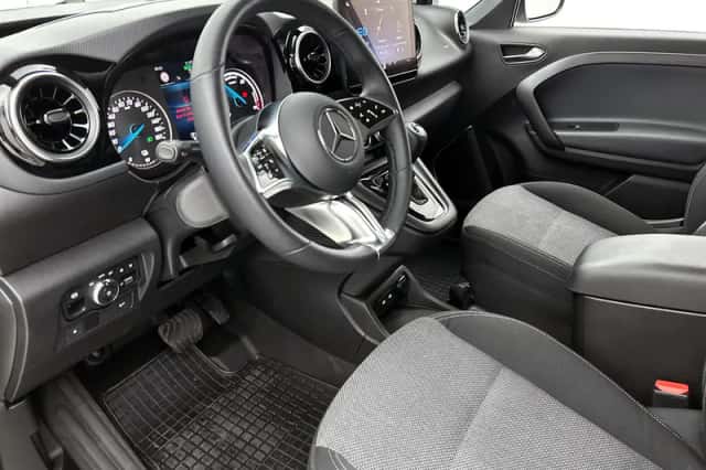 Mercedes-Benz eCitan (2025) thumbnail 6