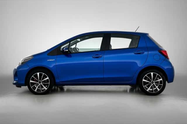 Toyota Yaris (2015) thumbnail 3
