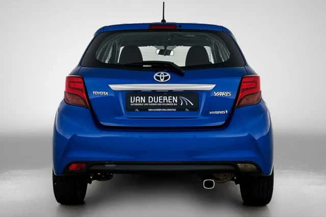 Toyota Yaris (2015) thumbnail 5