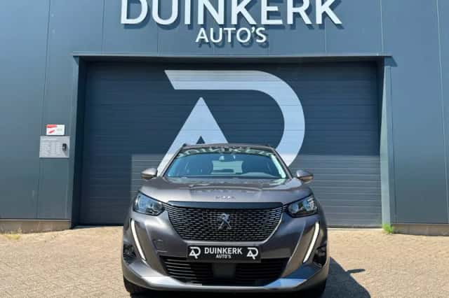 Peugeot 2008 (2021) thumbnail 2
