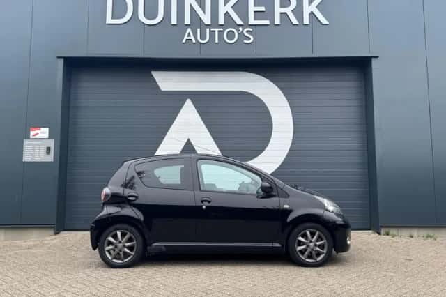 Toyota Aygo (2011) thumbnail 4