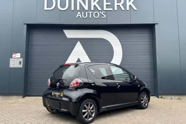 Toyota Aygo (2011) thumbnail 5