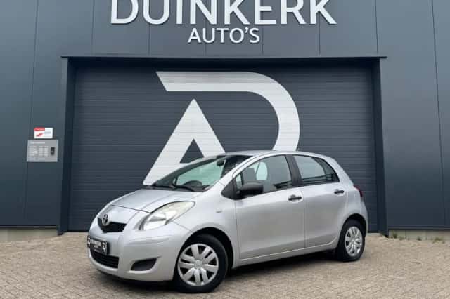Toyota Yaris (2010) thumbnail 1