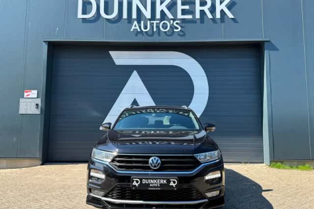 Volkswagen T-Roc (2018) thumbnail 2