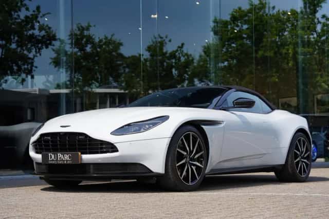 Aston Martin DB11 Volante (2023) thumbnail 2