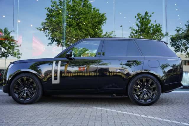 Land Rover Range Rover (2025) thumbnail 2