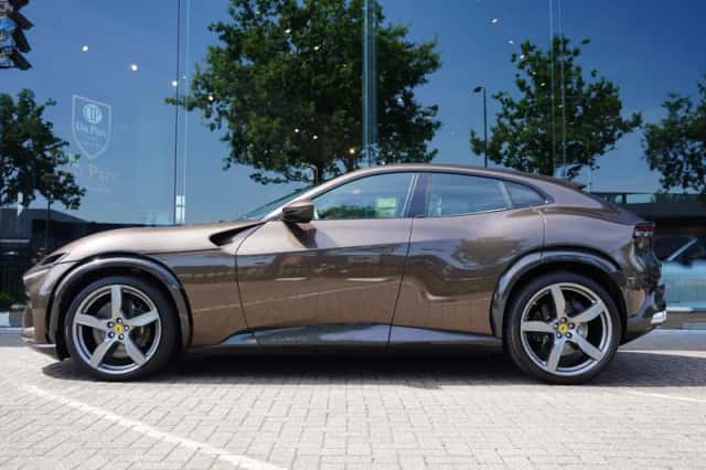 Ferrari Purosangue (2025) thumbnail 2