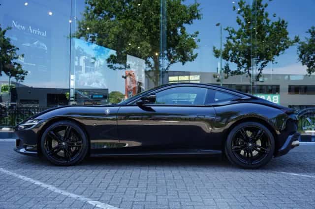 Ferrari Roma (2020) thumbnail 2