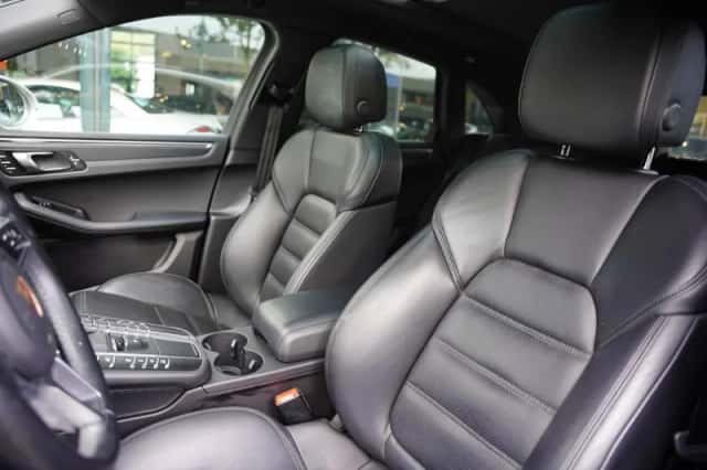Porsche Macan (2021) thumbnail 6