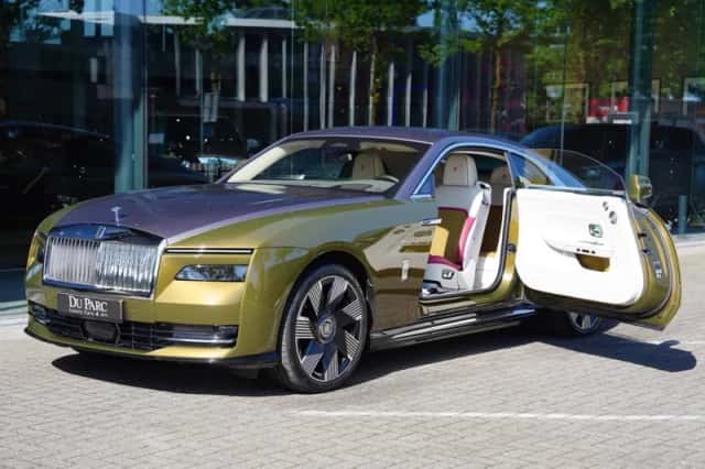 Rolls-Royce Spectre (2024) thumbnail 3