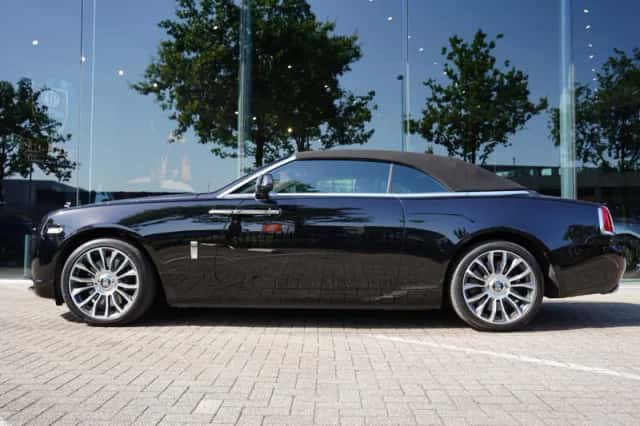 Rolls-Royce Dawn (2017) thumbnail 4