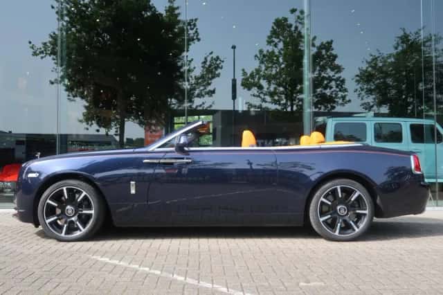 Rolls-Royce Dawn (2017) thumbnail 2