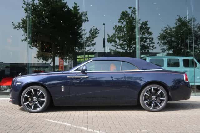 Rolls-Royce Dawn (2017) thumbnail 3