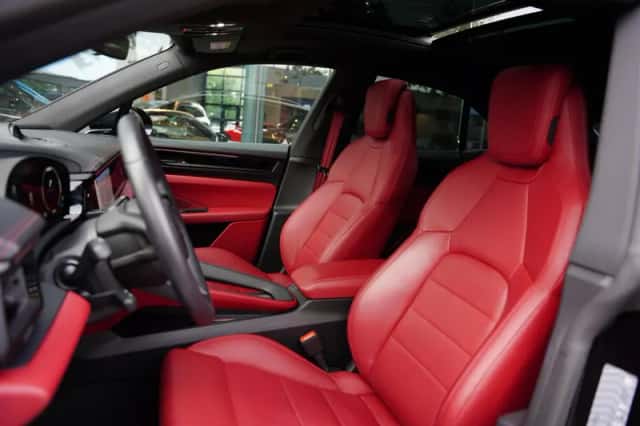 Porsche Macan (2024) thumbnail 6