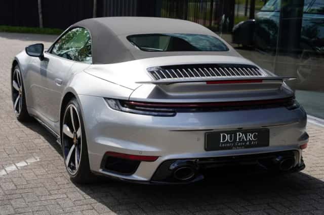 Porsche 911 (2021) thumbnail 6