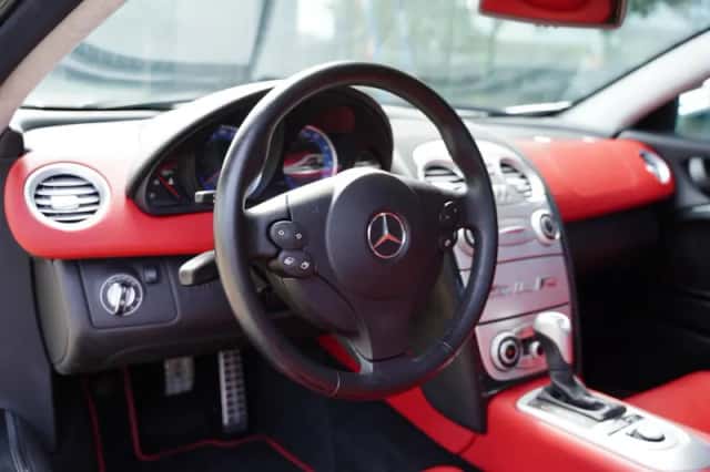 Mercedes-Benz SLR (2005) thumbnail 5