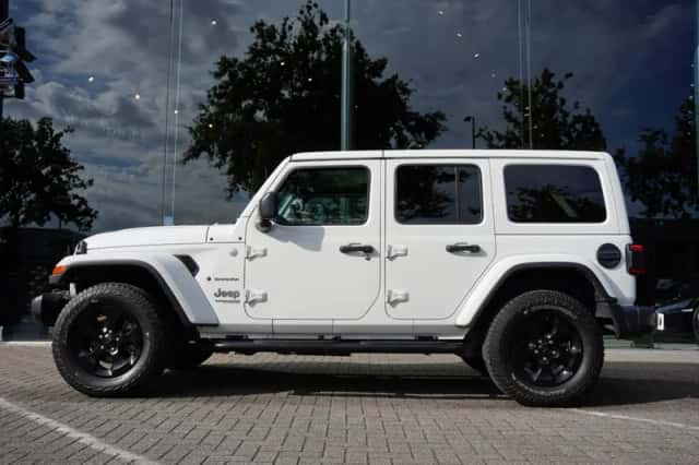 Jeep Wrangler (2019) thumbnail 2