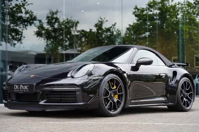 Porsche 911 (2022) thumbnail 2