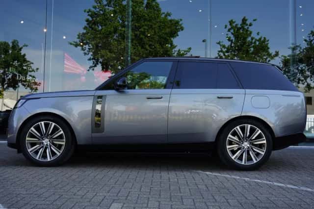 Land Rover Range Rover (2024) thumbnail 2