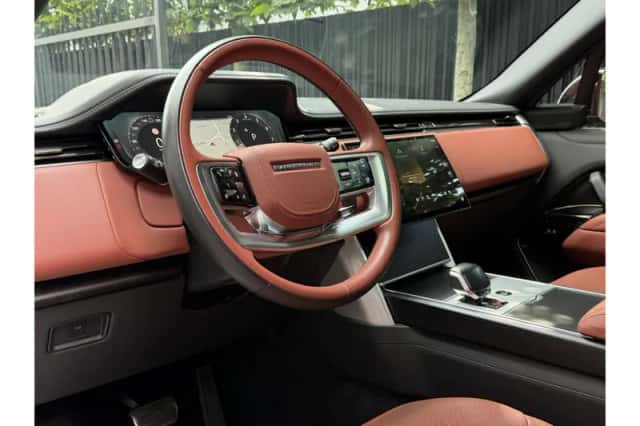 Land Rover Range Rover (2024) thumbnail 4