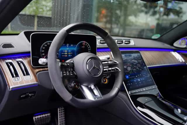 Mercedes-Benz S-Klasse (2024) thumbnail 4