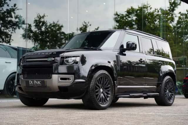 Land Rover Defender (2021) thumbnail 1