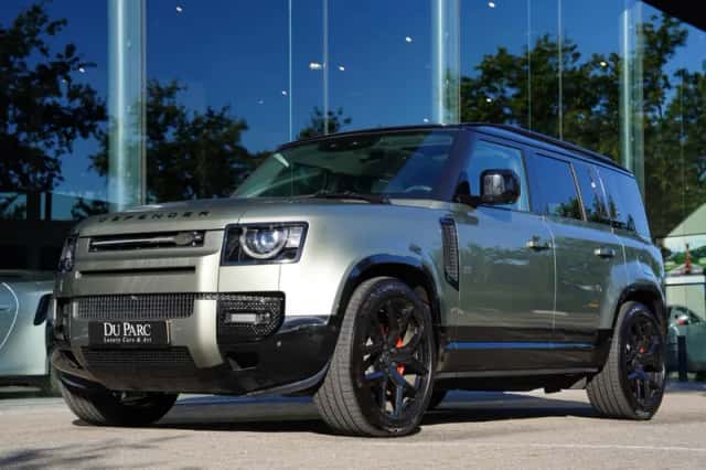 Land Rover Defender (2024) thumbnail 1