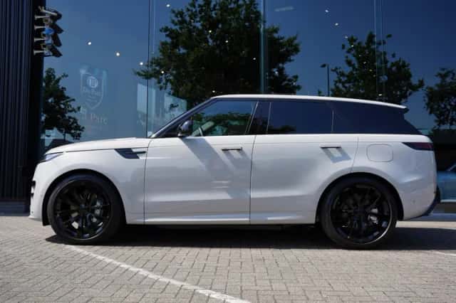 Land Rover Range Rover Sport (2026) thumbnail 2
