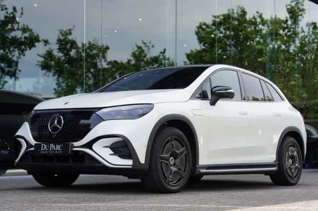 Mercedes-Benz EQE (2023) thumbnail 1