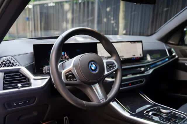 BMW X5 (2025) thumbnail 4