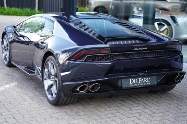 Lamborghini Huracan (2015) thumbnail 3